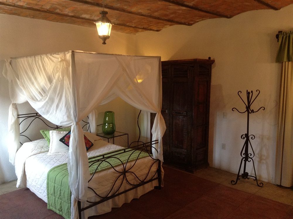 Hotel Casa Armonia Tlaquepaque Екстериор снимка