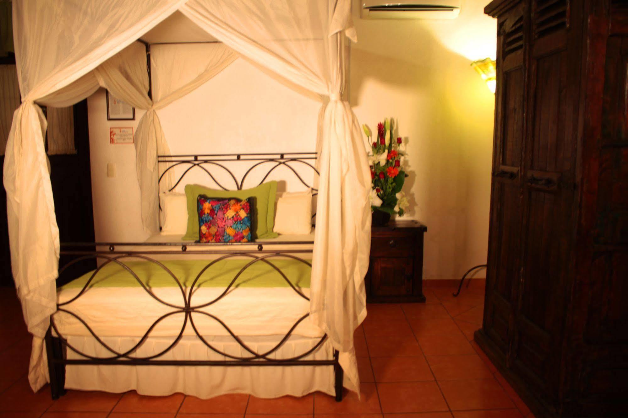 Hotel Casa Armonia Tlaquepaque Екстериор снимка